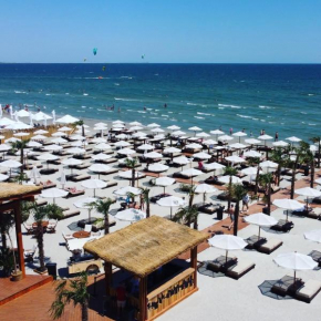 Mamaia Beach Condos 1